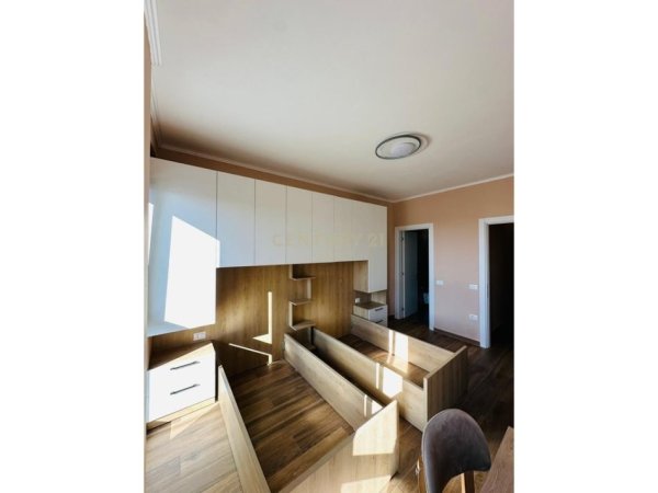 Tirane, jepet me qera apartament 2+1+Aneks+Ballkon Kati 9, 116 m² 800 € (Kompleksi Arlis Farmacia 10)