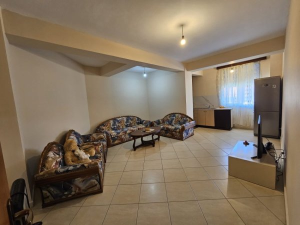 Tirane, jepet me qera apartament 2+1+Ballkon Kati 3, 90 m² 450 € (Rruga eduart mano)