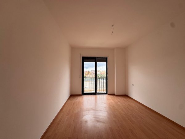 Tirane, shitet apartament 1+1 Kati 2, 77 m² 112.600 € 