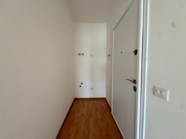 Tirane, shitet apartament 1+1 Kati 2, 77 m² 112.600 € 