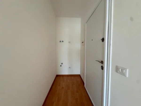 Tirane, shitet apartament 1+1 Kati 2, 77 m² 112.600 € 