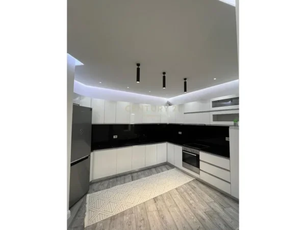 Tirane, shitet apartament 2+1 Kati 7, 86 m² 130.000 € (Astir)