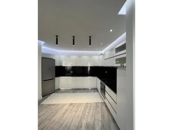 Tirane, shitet apartament 2+1 Kati 7, 86 m² 130.000 € (Astir)