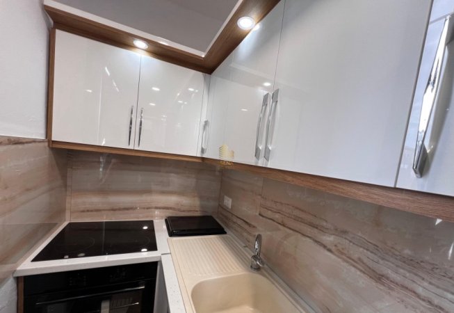 Tirane, jepet me qera apartament 2+1+Ballkon Kati 4, 95 m² 500 € (Prane Ring Centre)