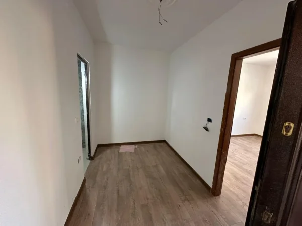 Durres, shes apartament 1+1+Ballkon Kati 2, 61 m² 69.000 € (STADIUMI, DURRES.)