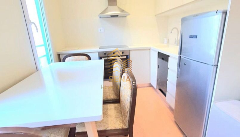Tirane, jepet me qera apartament 2+1+Ballkon Kati 3, 150 m² 650 € (Rruga Nikolla Lena)