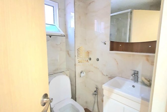 Tirane, jepet me qera apartament 2+1+Ballkon Kati 3, 150 m² 650 € (Rruga Nikolla Lena)