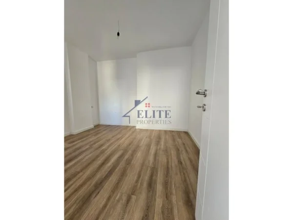 Tirane, shitet apartament 1+1 Kati 5, 44 m² 106.000 € (Mozaiku i Tiranes)