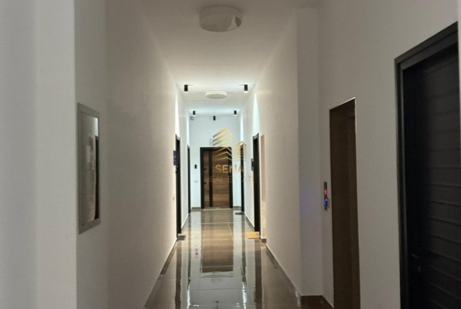 Tirane, jepet me qera ambjent biznesi Kati 2, 50 m² 500 € (Rruga Kongresi i Manastirit)
