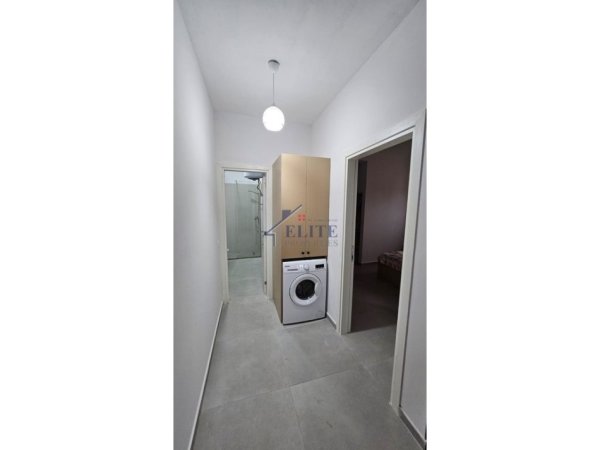 Tirane, jepet me qera apartament 1+1+Ballkon Kati 0, 44 m² 450 € (Kopshti Botanik)