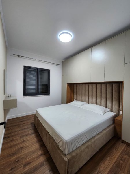 Tirane, jepet me qera apartament 2+1 Kati 8, 78 m² 500 € (Bulkevardi Migjeni)