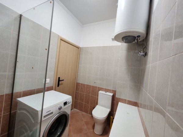 Tirane, jepet me qera apartament 2+1 Kati 8, 78 m² 500 € (Bulkevardi Migjeni)