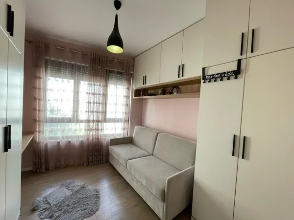 Tirane, jepet me qera apartament 2+1 Kati 3, 78 m² 750 € (Frosina Plaku)