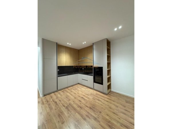Qera, Apartament 3+1+2+Post Parkimi, prane Stadiumit Air Albania, Tiranë. AREA52650