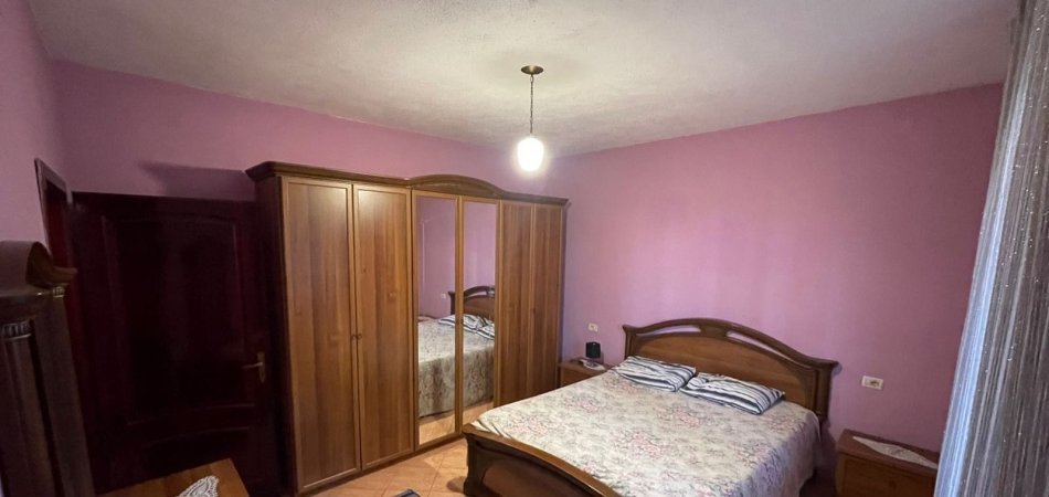 Tirane, jepet me qera apartament 1+1 Kati 1, 60 m² 300 € (Univers City)