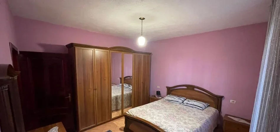 Tirane, jepet me qera apartament 1+1 Kati 1, 60 m² 300 € (Univers City)