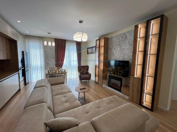 Tirane, jepet me qera apartament 2+1 Kati 3, 101 m² 800 € (Rruga Ferit Xhajko)