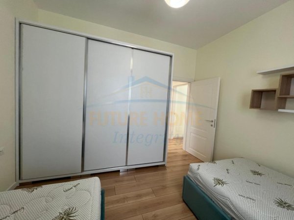 Tirane, jepet me qera apartament 2+1 Kati 3, 101 m² 800 € (Rruga Ferit Xhajko)