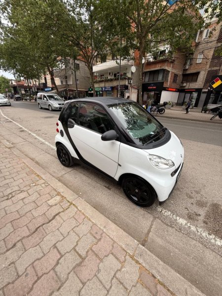 Tirane, shitet Makine Smart for 2
