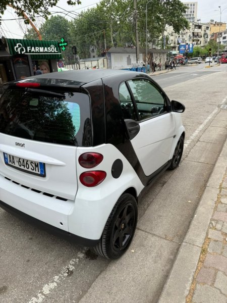 Tirane, shitet Makine Smart for 2