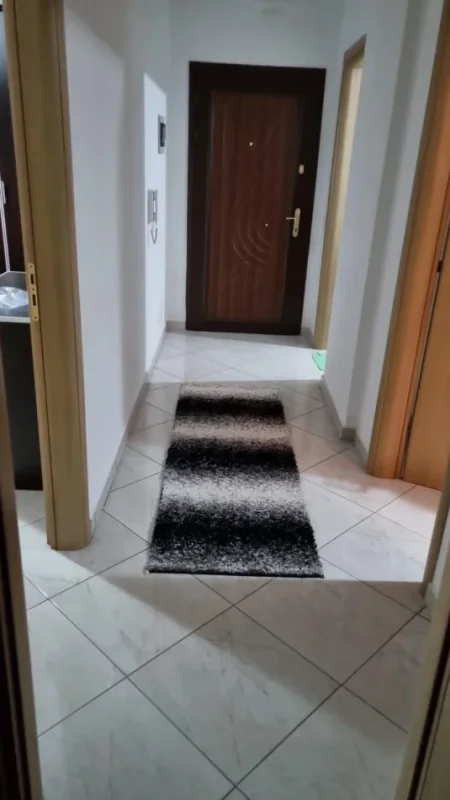 Tirane, jepet me qera apartament 2+1 Kati 5, 80 m² 400 € (astir)