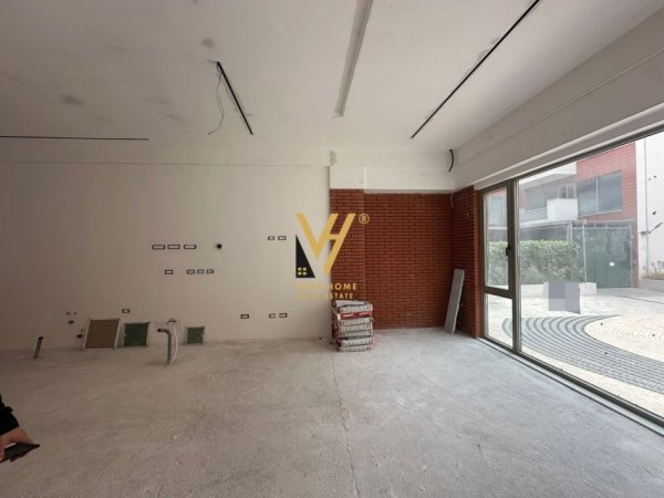 Tirane, jepet me qera dyqan Kati 0, 70 m² 1.500 € (DELIJORGJI)