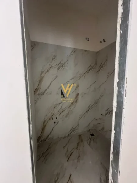 Tirane, jepet me qera dyqan Kati 0, 70 m² 1.500 € (DELIJORGJI)