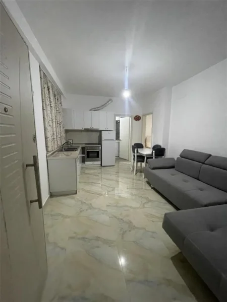 Tirane, jepet me qera apartament 1+1+Ballkon Kati 3, 65 m² 350 € (Astir te 2 Palmat)