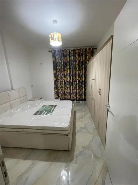 Tirane, jepet me qera apartament 1+1+Ballkon Kati 3, 65 m² 350 € (Astir te 2 Palmat)