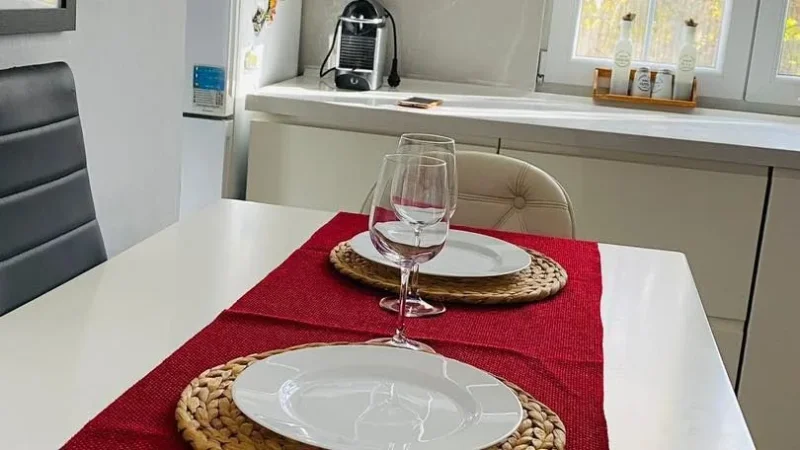 Tirane, jepet me qera apartament 2+1+Aneks Kati 3, 72 m² 650 € (Rr. E Kavajes, 21 Dhjetori)