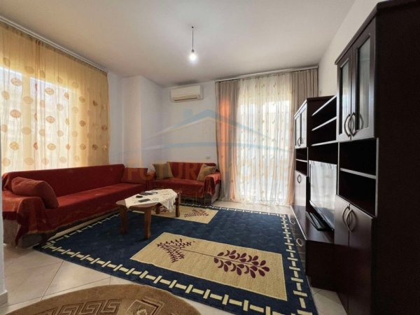 Tirane, jepet me qera apartament 1+1 Kati 2, 74 m² 350 € (Unaza e Re)
