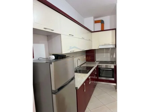 Tirane, jepet me qera apartament 1+1 Kati 2, 74 m² 350 € (Unaza e Re)