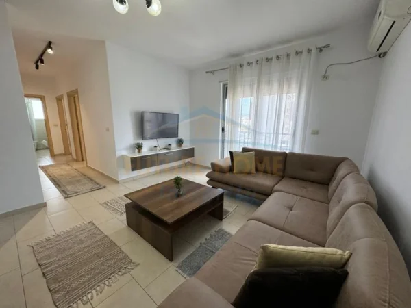 Shqiperi, jepet me qera apartament 3+1 Kati 6, 120 m² 500 € (Unaza e re)
