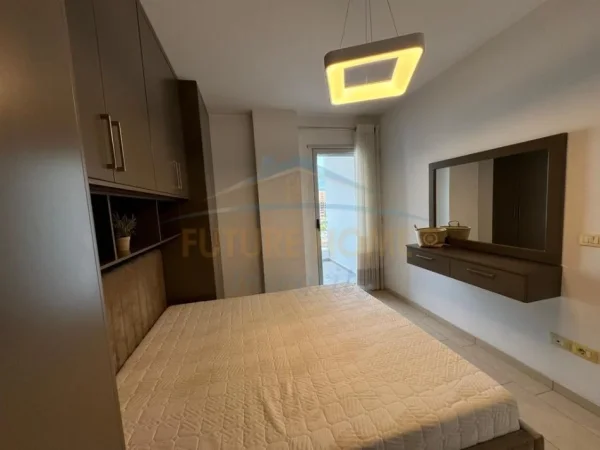 Shqiperi, jepet me qera apartament 3+1 Kati 6, 120 m² 500 € (Unaza e re)