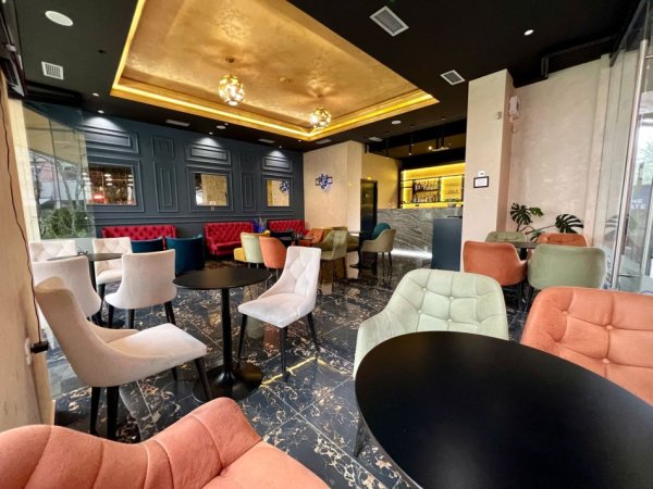 Tirane, jepet me qera lokal Kati 0, 110 m² 800 € (Kompleksi Magnet)