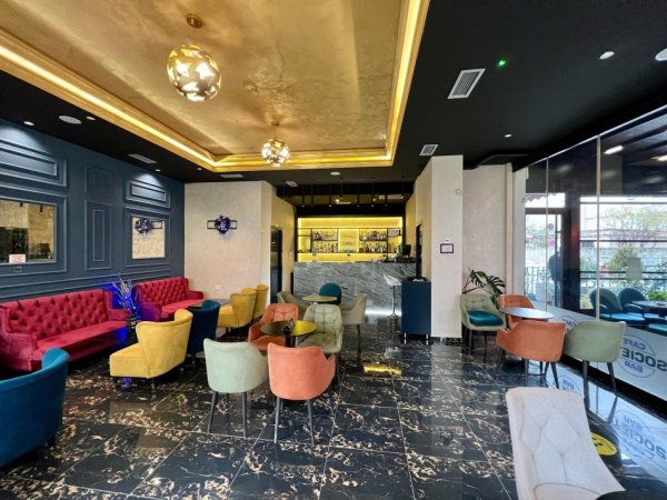 Tirane, jepet me qera lokal Kati 0, 110 m² 800 € (Kompleksi Magnet)