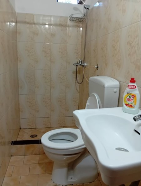 Tirane, jepet me qera apartament 1+1 Kati -1, 53 m² 260 € (Rruga 5 Maji)