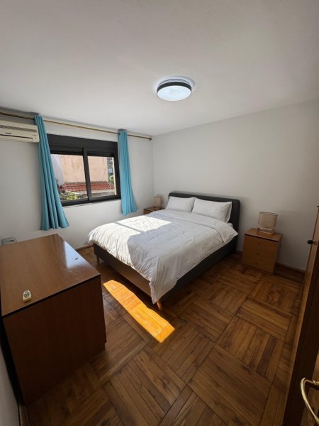 Tirane, jepet me qera apartament 2+1 Kati 2, 78 m² 600 € (RRUGA E DURRESIT)