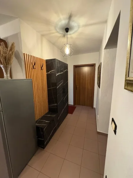 Tirane, jepet me qera apartament 2+1 Kati 2, 78 m² 600 € (RRUGA E DURRESIT)