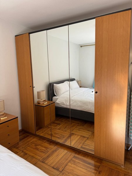 Tirane, jepet me qera apartament 2+1 Kati 2, 78 m² 600 € (RRUGA E DURRESIT)