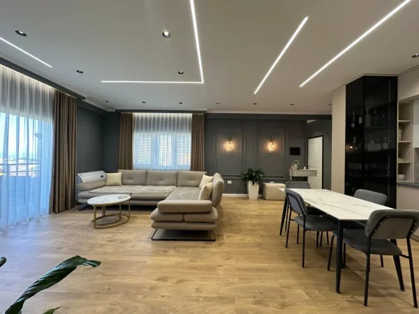 Tirane, jap me qera apartament 2+1+Ballkon , 1.000 € (LIQENI I FARKËS)