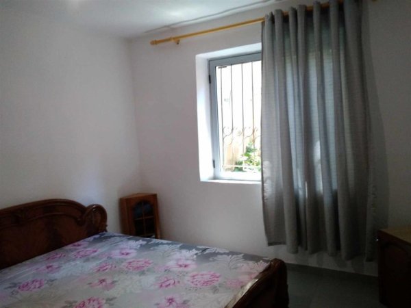 Tirane, jepet me qera apartament 1+1 Kati 1, 70 m² 350 € (Qsut , Rruga Njazi Meka)