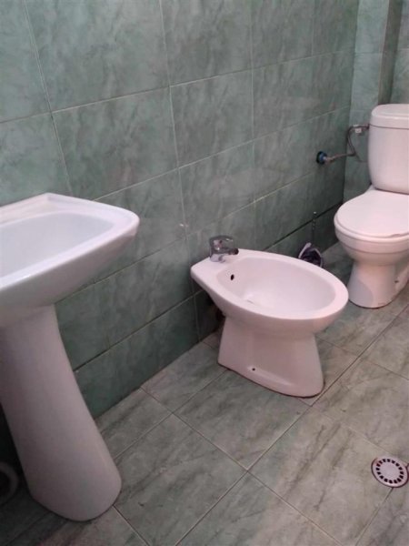 Tirane, jepet me qera apartament 1+1 Kati 1, 70 m² 350 € (Qsut , Rruga Njazi Meka)
