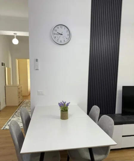 Tirane, jepet me qera apartament 2+1 Kati 3, 120 m² 500 € (Ali Demi)