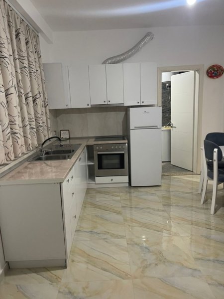 Tirane, jepet me qera apartament 1+1+Ballkon Kati 3, 65 m² 350 € (Astir, 2 Palmat)