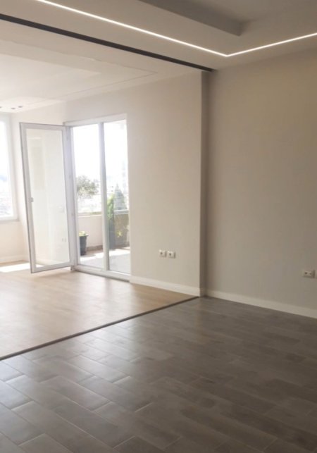 Tirane, shitet apartament 3+1+Ballkon Kati 5, 165 m² 275.000 € (Xhamllik)