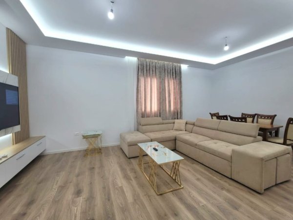 Jepet Me Qera: Shtëpi Private ( 1 Kateshe Me Oborr ) 2+1 ** 📌Teg - Rr. E Vilave - 100% I Ri, Cilesi Premium | I Super Investuar (700€/ Muaji)