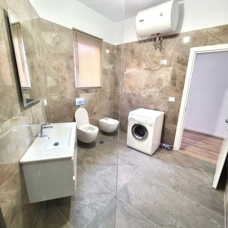 Jepet Me Qera: Shtëpi Private ( 1 Kateshe Me Oborr ) 2+1 ** 📌Teg - Rr. E Vilave - 100% I Ri, Cilesi Premium | I Super Investuar (700€/ Muaji)