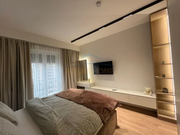 Tirane, jepet me qera apartament 2+1+Ballkon Kati 4, 100 m² 850 € (Stacioni i Trenit, Kompleksi Orbital)