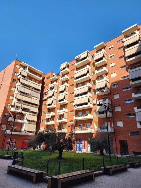 SHITET: 🏠 1+1 Në Residencën Golden Park📍(115,000€) ( Pallat 2025) I Investuar, Sip. 76.28 m² Punime të bëra nga pronari ✅ 1500€/m² OKAZION ⚡️🔥